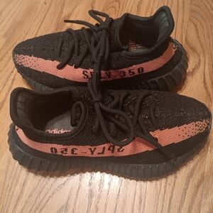 Women's Adidas Yeezys size 4